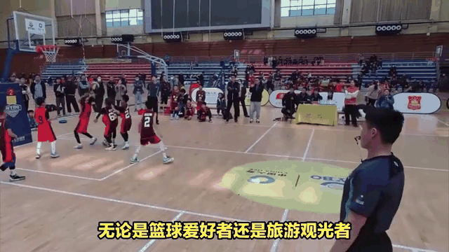篮球比赛的高潮在跨国比拼中展露无遗