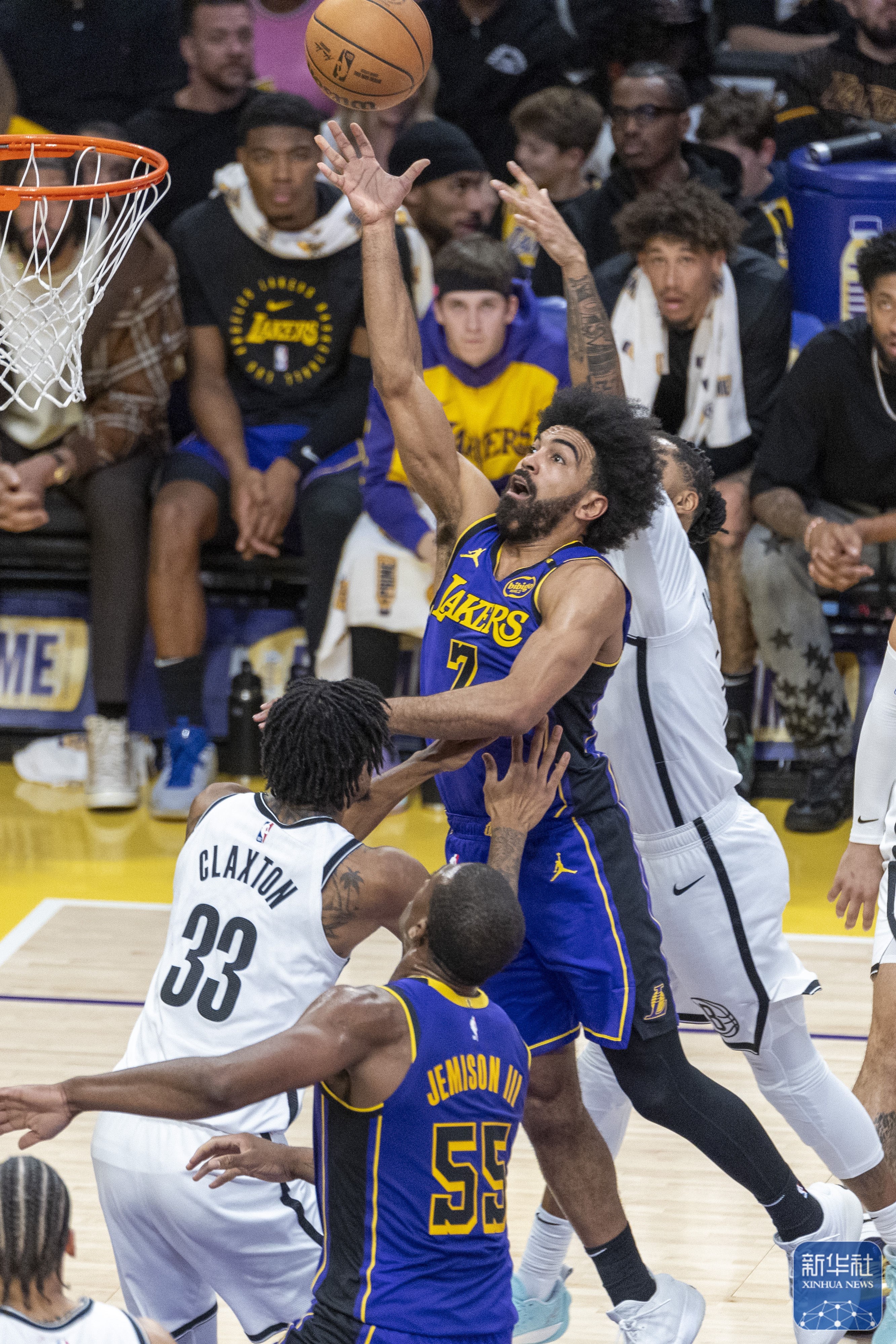 NBA联盟宣布临时休赛，球员们纷纷放松训练