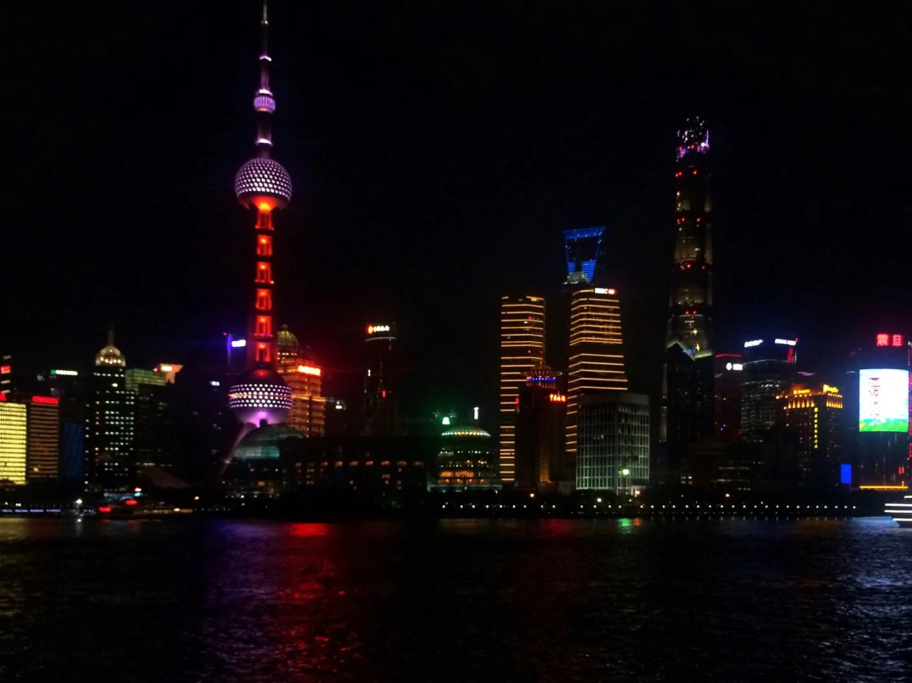 深圳南城主胜件城，另南群美连中得利